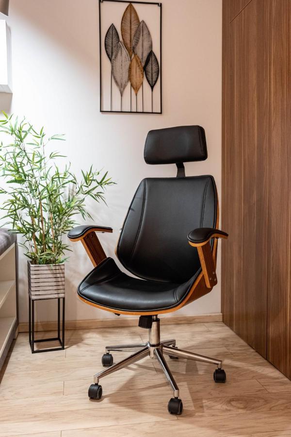 Smart Executive Apartment Красков Екстериор снимка